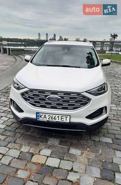 Позашляховик / Кросовер Ford Edge 2018 в 