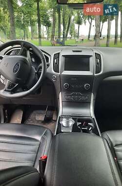 Позашляховик / Кросовер Ford Edge 2018 в 