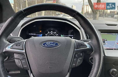 Внедорожник / Кроссовер Ford Edge 2017 в 