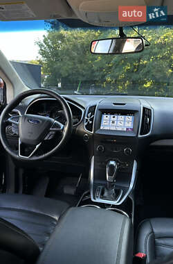 Позашляховик / Кросовер Ford Edge 2017 в 