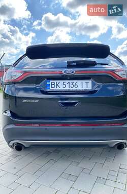 Позашляховик / Кросовер Ford Edge 2015 в 
