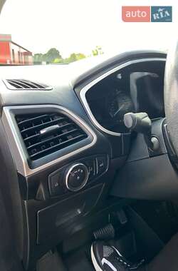 Позашляховик / Кросовер Ford Edge 2015 в 