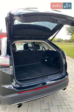 Позашляховик / Кросовер Ford Edge 2015 в 