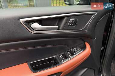 Внедорожник / Кроссовер Ford Edge 2016 в 
