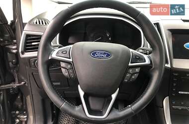 Позашляховик / Кросовер Ford Edge 2017 в 