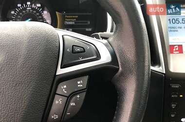 Позашляховик / Кросовер Ford Edge 2017 в 