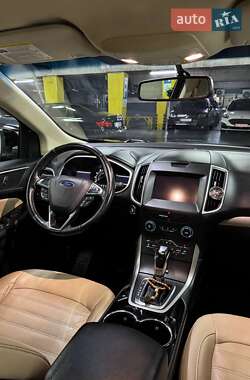 Внедорожник / Кроссовер Ford Edge 2017 в 