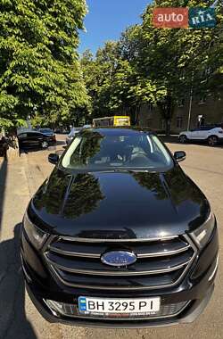 Позашляховик / Кросовер Ford Edge 2018 в 