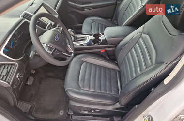 Внедорожник / Кроссовер Ford Edge 2016 в 