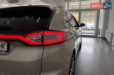 Внедорожник / Кроссовер Ford Edge 2017 в 
