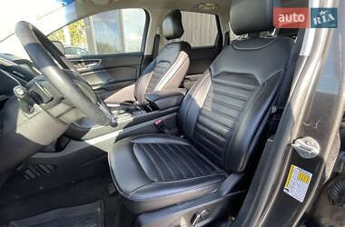 Внедорожник / Кроссовер Ford Edge 2019 в 