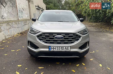 Позашляховик / Кросовер Ford Edge 2019 в 