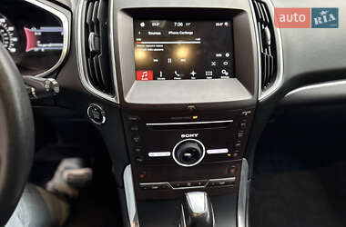 Внедорожник / Кроссовер Ford Edge 2016 в 