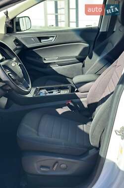Внедорожник / Кроссовер Ford Edge 2020 в 