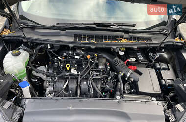 Позашляховик / Кросовер Ford Edge 2022 в 