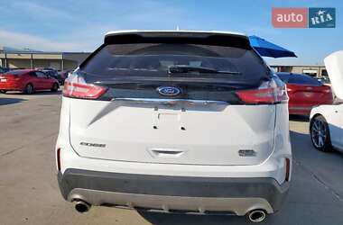 Позашляховик / Кросовер Ford Edge 2019 в 