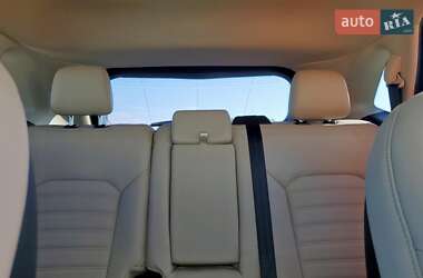 Позашляховик / Кросовер Ford Edge 2019 в 