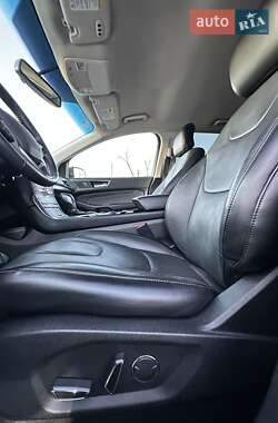 Внедорожник / Кроссовер Ford Edge 2017 в 
