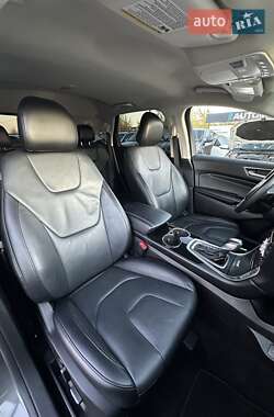 Внедорожник / Кроссовер Ford Edge 2017 в 