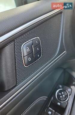 Внедорожник / Кроссовер Ford Edge 2018 в 