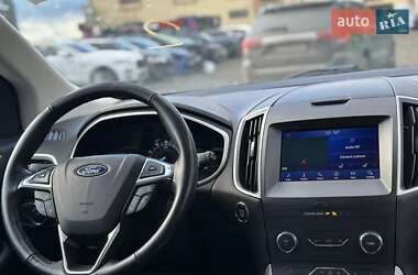 Позашляховик / Кросовер Ford Edge 2019 в 