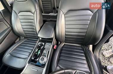 Позашляховик / Кросовер Ford Edge 2019 в 