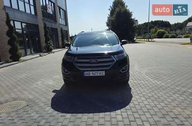 Позашляховик / Кросовер Ford Edge 2016 в 