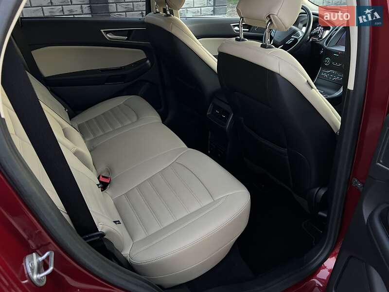 Позашляховик / Кросовер Ford Edge 2019 в Рівному