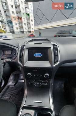 Позашляховик / Кросовер Ford Edge 2020 в 