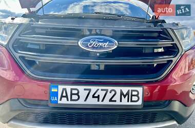 Позашляховик / Кросовер Ford Edge 2015 в 