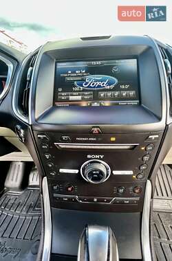 Позашляховик / Кросовер Ford Edge 2015 в 