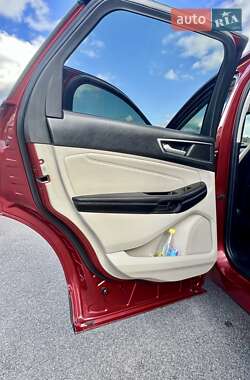 Позашляховик / Кросовер Ford Edge 2015 в 
