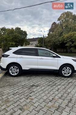 Позашляховик / Кросовер Ford Edge 2016 в 