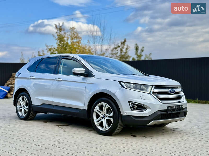 Позашляховик / Кросовер Ford Edge 2017 в 