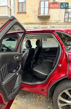 Внедорожник / Кроссовер Ford Edge 2016 в 