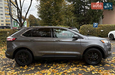 Позашляховик / Кросовер Ford Edge 2021 в 