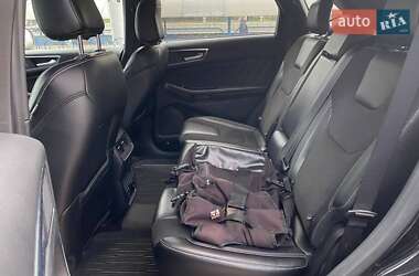 Позашляховик / Кросовер Ford Edge 2019 в 