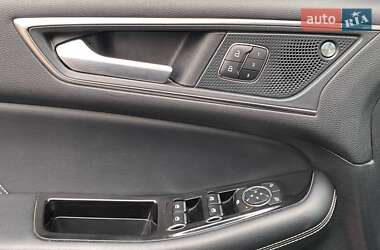 Позашляховик / Кросовер Ford Edge 2019 в 