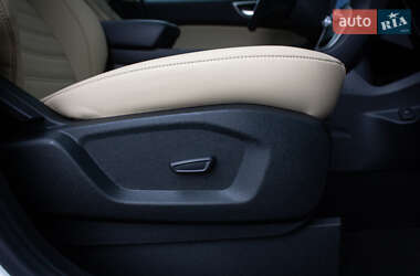 Внедорожник / Кроссовер Ford Edge 2022 в 