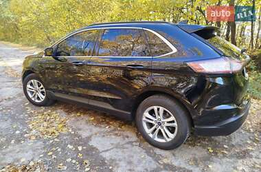Позашляховик / Кросовер Ford Edge 2016 в 