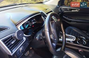 Позашляховик / Кросовер Ford Edge 2016 в 