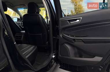 Позашляховик / Кросовер Ford Edge 2017 в  фото 44 Позашляховик / Кросовер Ford Edge 2017 в