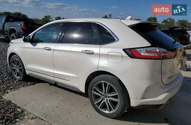 Позашляховик / Кросовер Ford Edge 2019 в 