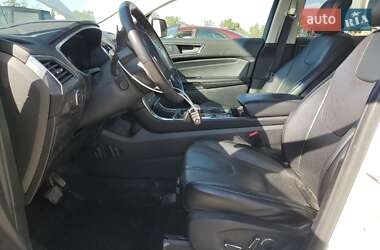 Позашляховик / Кросовер Ford Edge 2019 в 