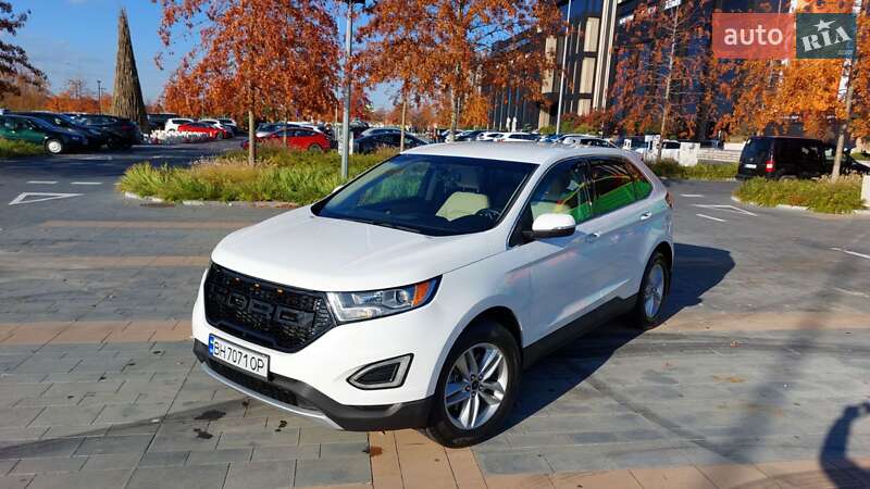 Позашляховик / Кросовер Ford Edge 2016 в 