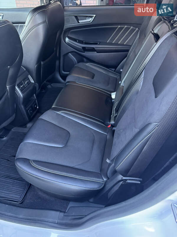 Позашляховик / Кросовер Ford Edge 2019 в Умані