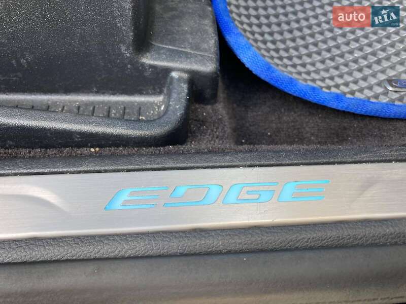 Позашляховик / Кросовер Ford Edge 2016 в Ковелі