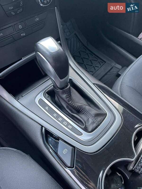 Позашляховик / Кросовер Ford Edge 2015 в Броварах