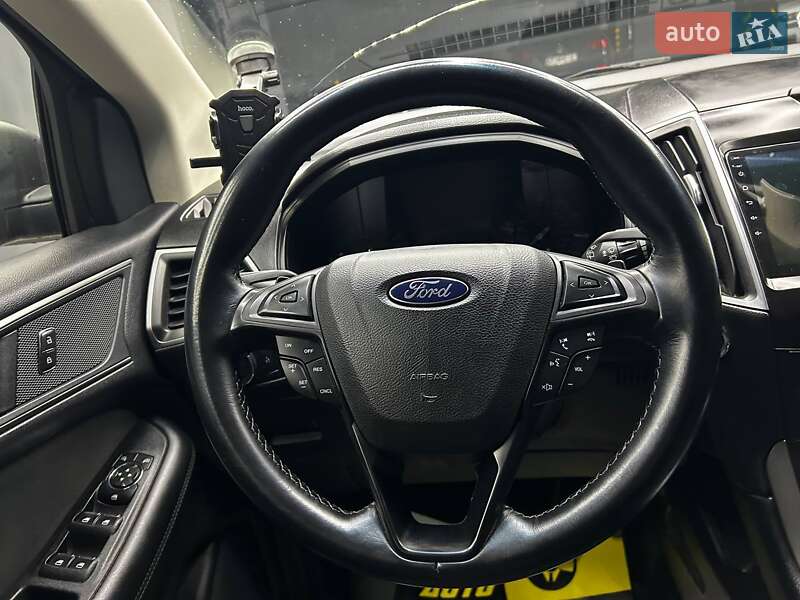 Позашляховик / Кросовер Ford Edge 2017 в Чернівцях