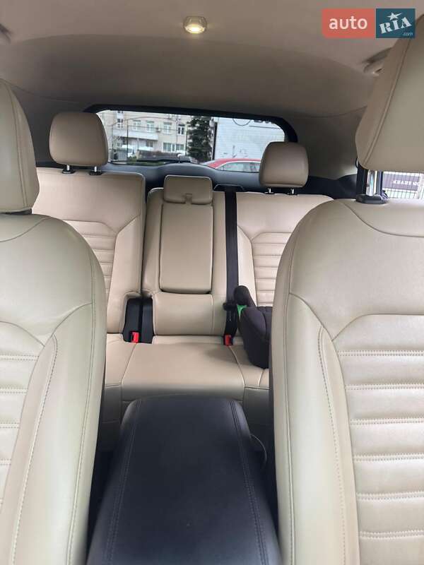 Внедорожник / Кроссовер Ford Edge 2015 в Софиевской Борщаговке фото 8 Внедорожник / Кроссовер Ford Edge 2015 в Софиевской Борщаговке